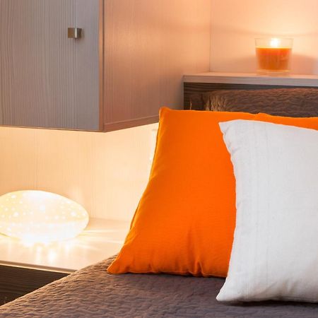 B&B Le Logis Du Mas セット エクステリア 写真